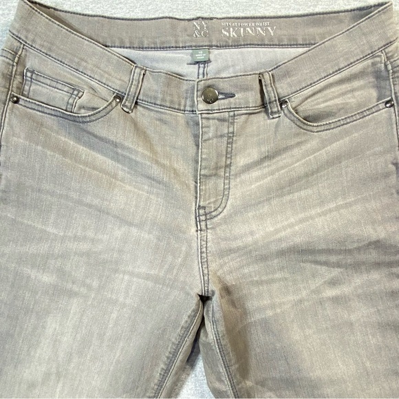 New York & Co. Jegging Jeans Women 10 Gray Straight Leg Mid Rise Stretch Denim - Picture 3 of 15